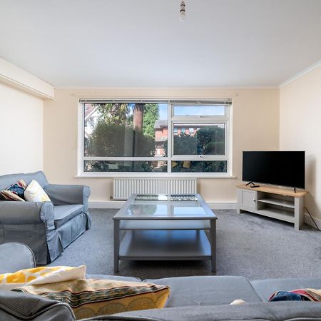 Redhill Surrey 2 Bedroom Pet Friendly Apartment By Sublime Stays Exterior foto